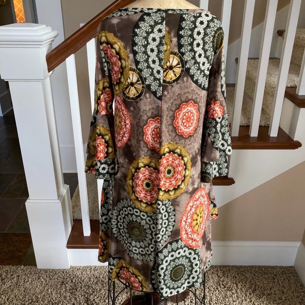 Yahada Abstract Design Tunic - Picture 2 of 3